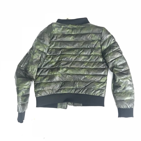 🔥Final price drop 🔥 NEW Lucky brand Camouflage puffer Bomber M - Picture 5 of 8